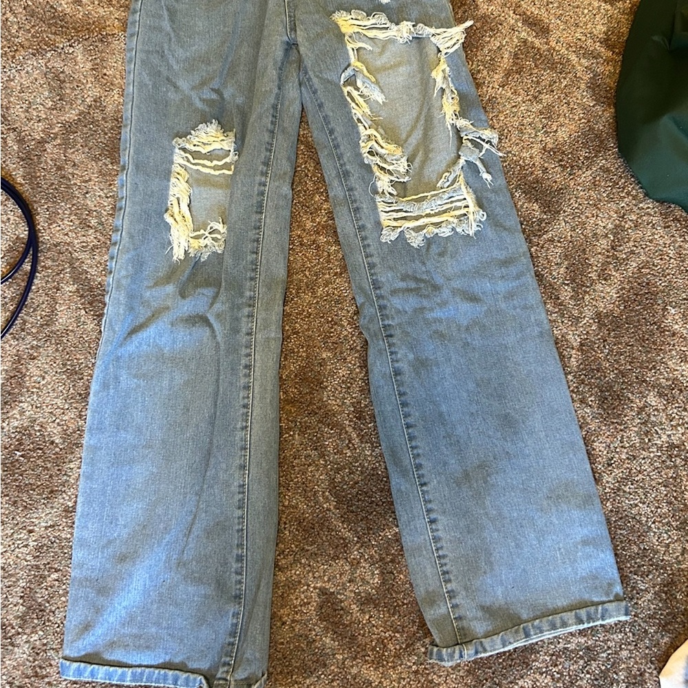 Oversized Distressed Ripped Jeans - Picture 3 of 3